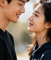  情侣对视微笑浪漫画面3338#竖屏 	 