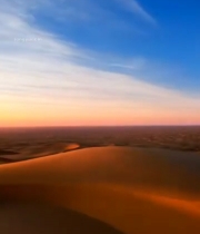  晴朗天空下的沙漠景观1965#竖屏 	 