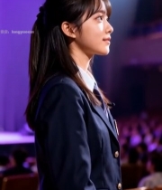  女生舞台站立侧影5453#竖屏 	 