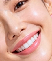  女性脸部特写微笑素材2421#竖屏 	 