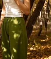  女子于银杏树下的秋日时光5845#竖屏 	 