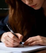  女孩手持钢笔书写画面1255#竖屏 	 