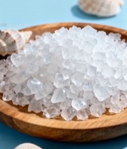  木盘装白冰糖及贝壳特写(1)7425#竖屏 	 