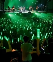  乐队舞台表演现场6350#竖屏 	 