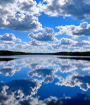  蓝天白云湖面倒影自然风光3889#竖屏 	 