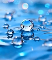  蓝色背景上的晶莹水滴7240#竖屏 	 