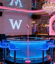  酒吧内圆形吧台与麦克风场景1567#竖屏 	 