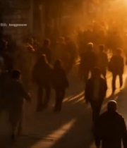  街道人群逆光步行画面3866#竖屏 	 