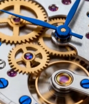  机械手表内部齿轮特写(2)5686#竖屏 	 