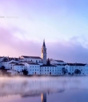  湖畔小镇晨景(1)2603#竖屏 	 