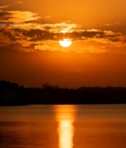  湖面夕阳落日景象(1)5151#竖屏 	 