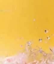  红心柚切片飞溅画面996#竖屏 	 