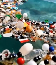  海洋漂浮垃圾近景5237#竖屏 	 