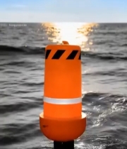  海上橙色浮标特写79#竖屏 	 