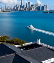  海滨城市建筑与游艇景观2109#竖屏 	 