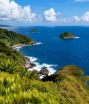  海岸边青山碧海岛屿景观5842#竖屏 	 