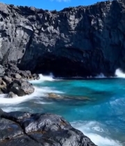  海岸边岩石与清澈海水景观6294#竖屏 	 