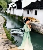  古风女子撑伞漫步水乡小道5745#竖屏 	 