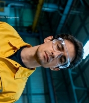  工厂工人穿戴防护装备4547#竖屏 	 