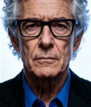  戴眼镜的白发老人特写3465#竖屏 	 