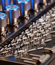  带蓝光旋钮的音频设备特写935#竖屏 	 