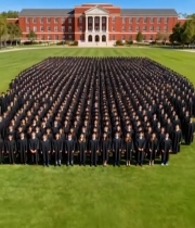  大学毕业生校园集体合影(1)3770#竖屏 	 