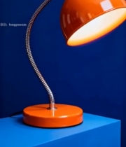  橙色台灯特写4638#竖屏 	 