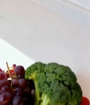  厨房台面上的蔬菜水果946#竖屏 	 