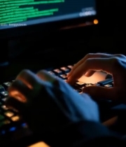  程序员电脑前敲代码画面7778#竖屏 	 