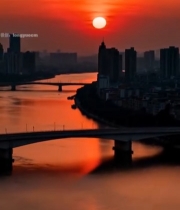  城市夕阳下的河流与桥梁景观6917#竖屏 	 