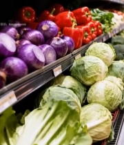  超市货架上的新鲜蔬菜(1)7716#竖屏 	 