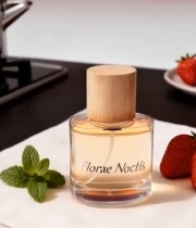  草莓搭配香水瓶静物素材4200#竖屏 	 