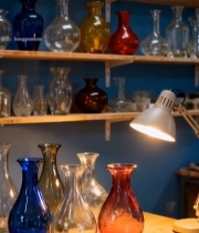  彩色玻璃花瓶陈列在工作室5781#竖屏 	 