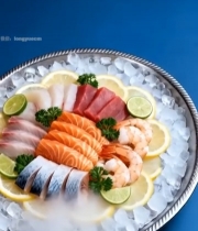  冰盘上的多样海鲜生鱼片5884#竖屏 	 