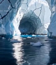  冰川洞穴内部景象(1)2949#竖屏 	 